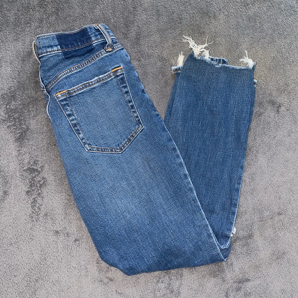 Women’s Abercrombie & Fitch ankle straight ultra high rise size 28